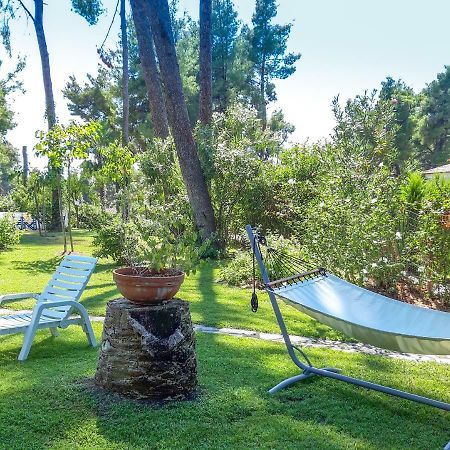 Villa Aurora In Sani With Garden And Pool Екстериор снимка