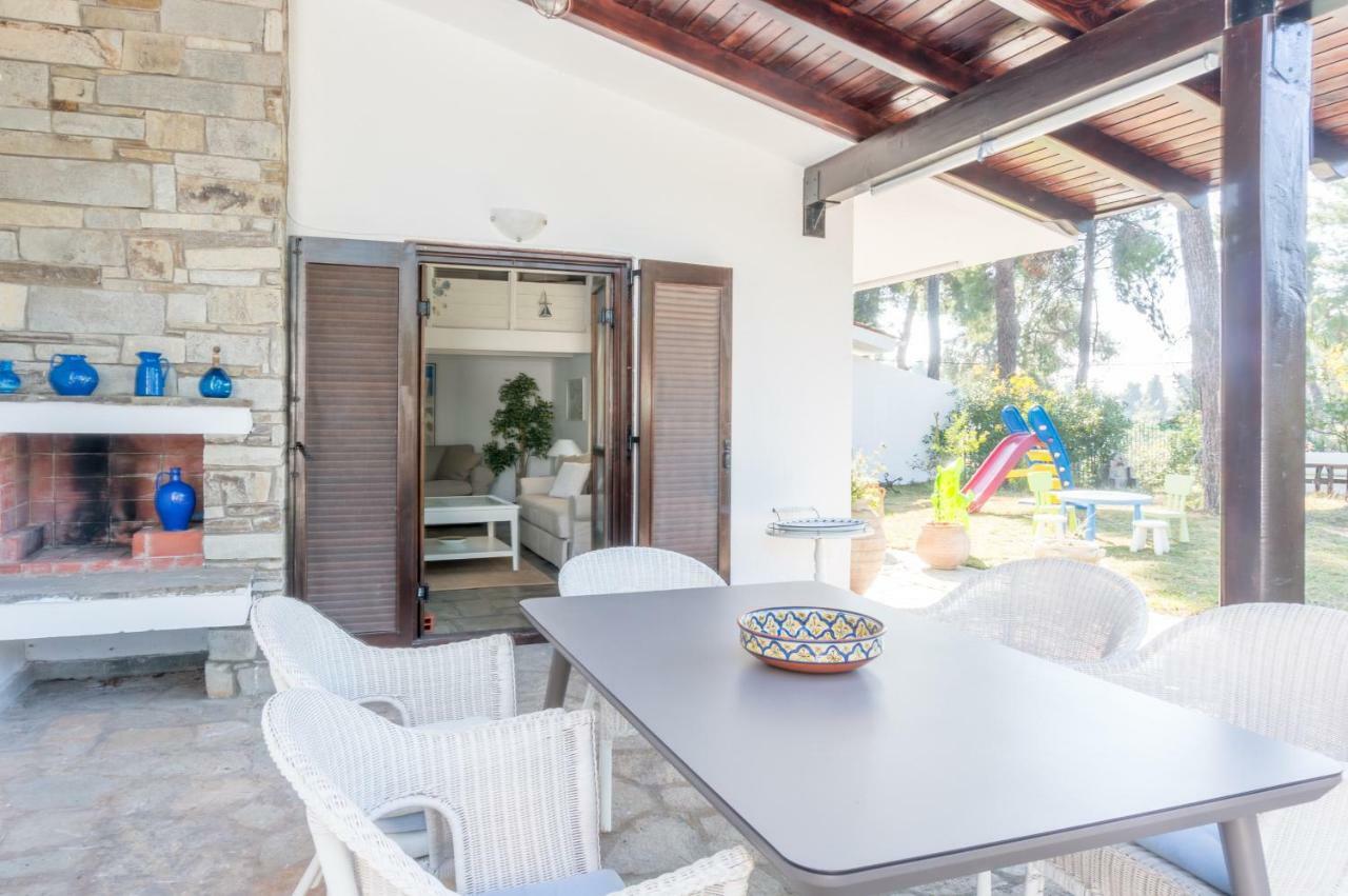 Villa Aurora In Sani With Garden And Pool Екстериор снимка