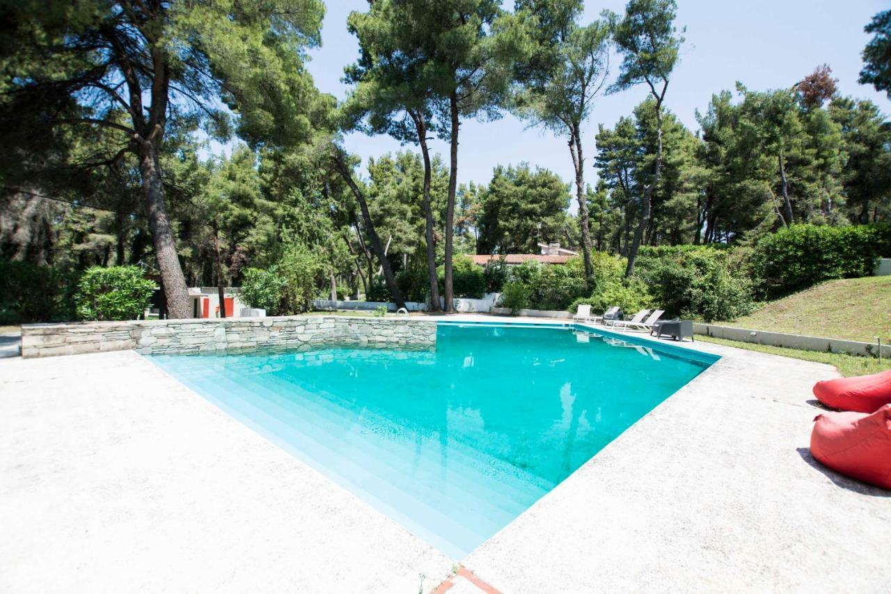 Villa Aurora In Sani With Garden And Pool Екстериор снимка