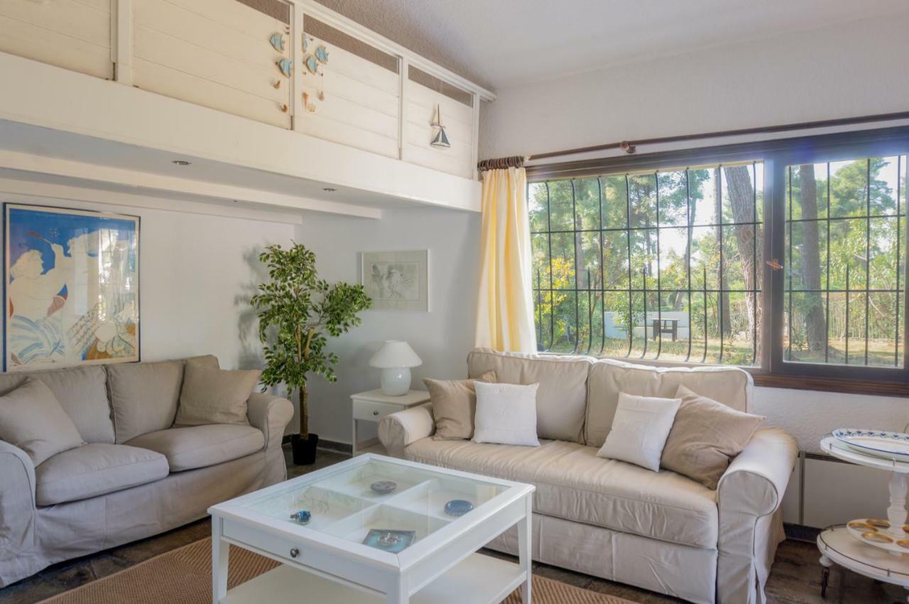 Villa Aurora In Sani With Garden And Pool Екстериор снимка