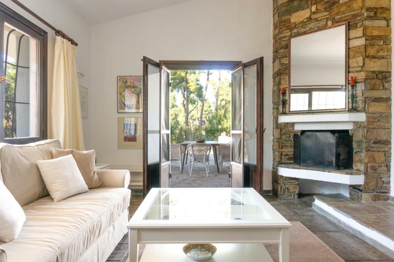 Villa Aurora In Sani With Garden And Pool Екстериор снимка